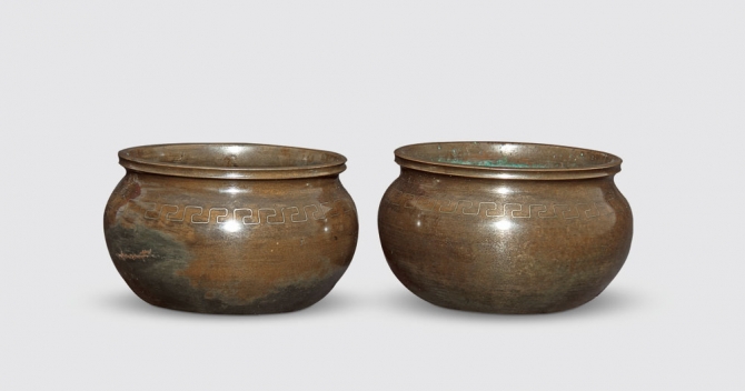 無(wú)足圓式香爐（一對(duì)）